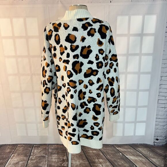Who What Wear White Brown Cheetah Print Knit Cardigan Sweater Size XL - Picture 5 of 9